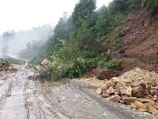 मेलम्ची इन्द्रावती सडक पुनः अवरुद्ध 